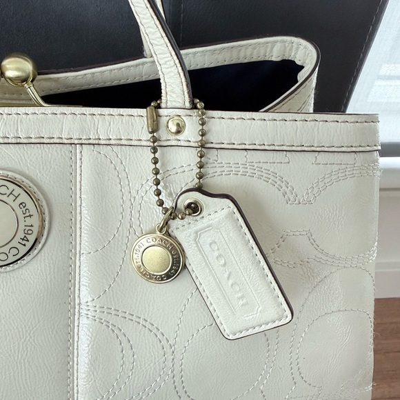 Coach Kristin Embossed Signature Kisslock Doctor Bag - Picture 8 of 13